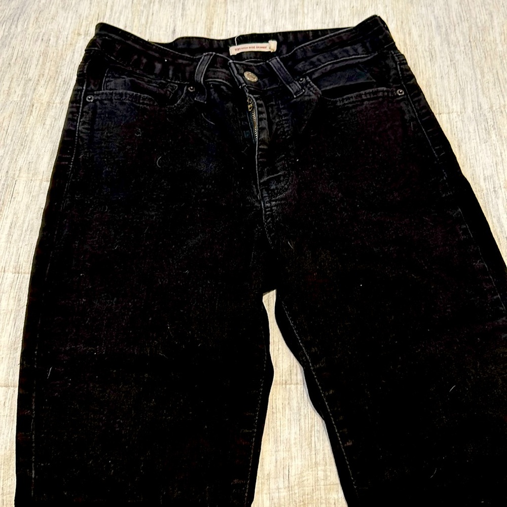 Levi’s black skinny jeans